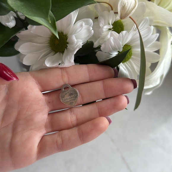 Return to Tiffany Heart Tag Pendant - Picture 4 of 11